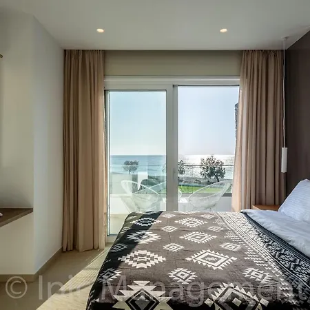 Вілла Seafront Pelagia Superb New Listing Ханья (Крит)