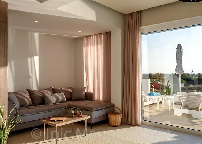 Villa Villa Pelagia A Superb Southern Stay