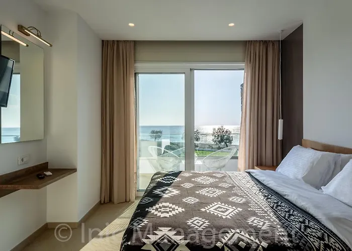 Вилла Seafront Pelagia Superb New Listing Ханья